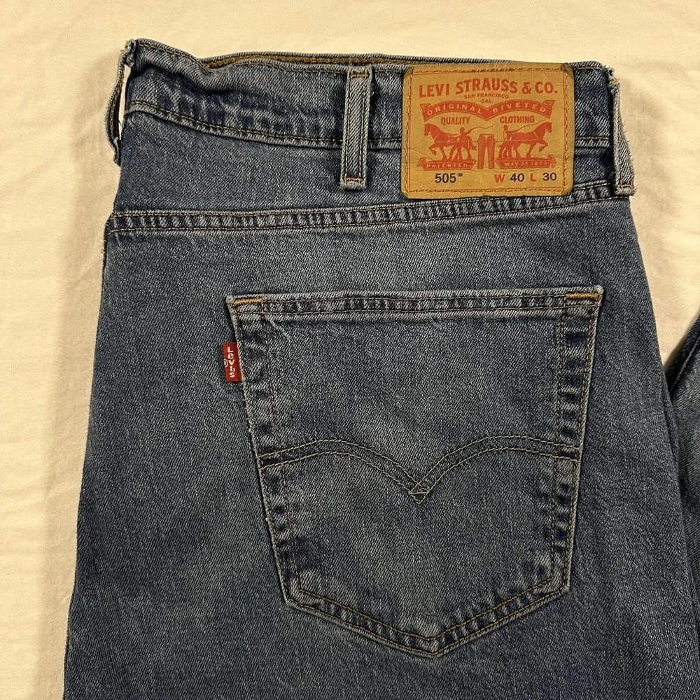 Levis 505 Jeans Mens 40x30 Blue Regular Fit Straight Leg Medium Wash Denim Faded